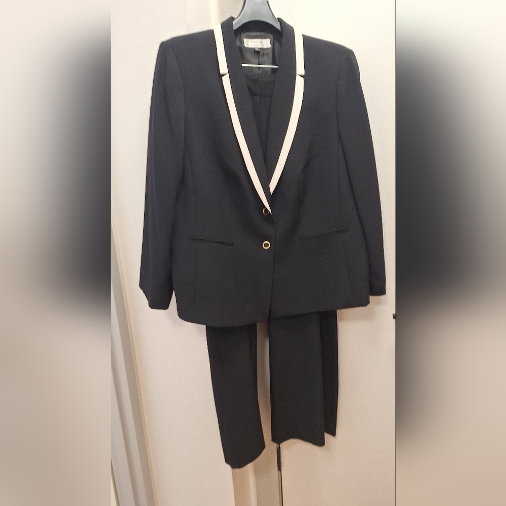 Elie Tahari Plus Size Suit